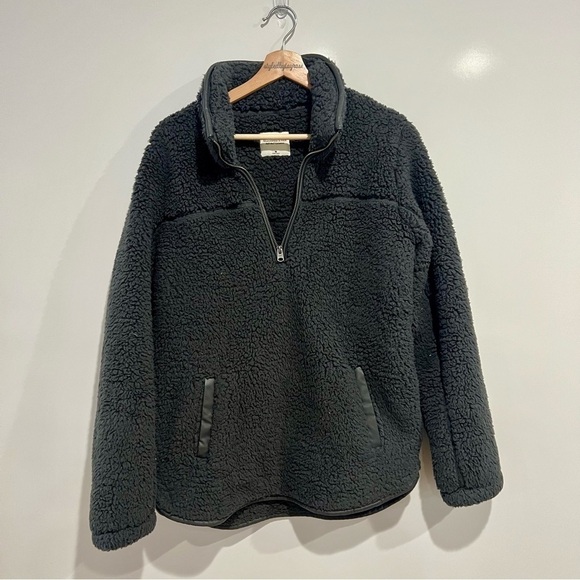 Abercrombie & Fitch Sherpa Half Zip Leather Trim Sweatshirt - Picture 1 of 11